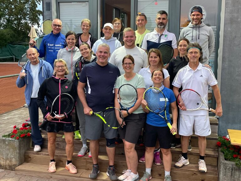 Mehr über den Artikel erfahren Rückblick auf das Erwachsenen-Tenniscamp in der ersten Ferienwoche